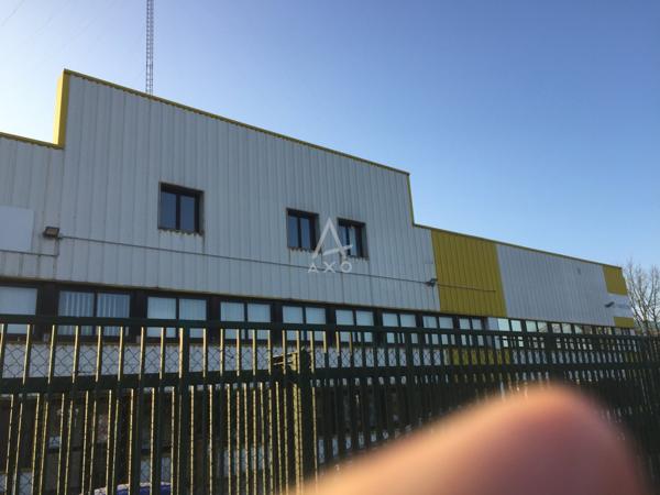 A louer toutes charges comprises,  un ensemble de bureaux et ses annexes..