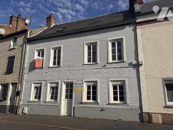 BAISSE DE PRIX :
A VENDRE à ABBEVILLE, à proximité du Centre ville, d'une Ecole, sympathique m...