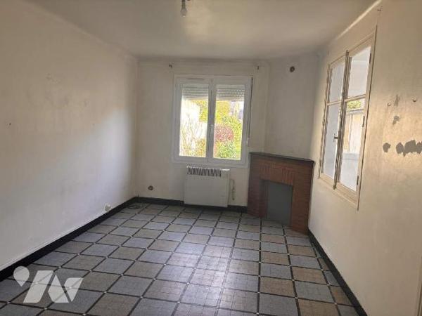 BAISSE DE PRIX :
A VENDRE à ABBEVILLE, à proximité du Centre ville, d'une Ecole, sympathique m...
