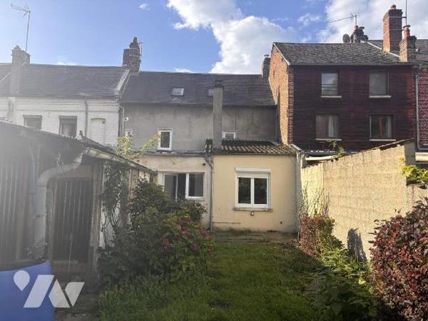 BAISSE DE PRIX :
A VENDRE à ABBEVILLE, à proximité du Centre ville, d'une Ecole, sympathique m...