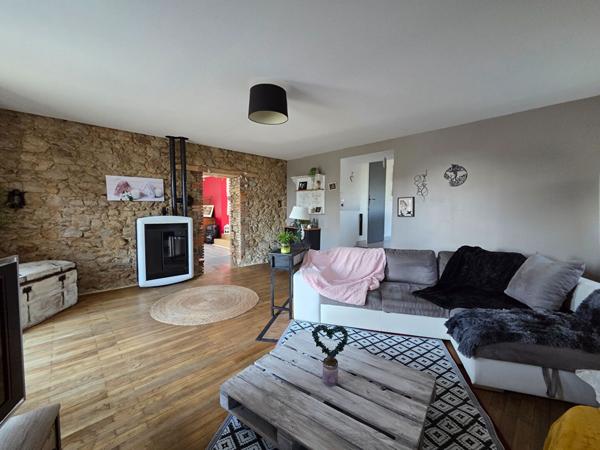 Maison de caractère entièrement rénovée en campagne au Poiré-sur-Vie