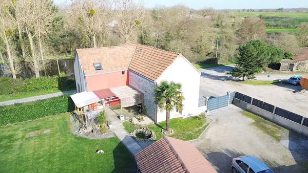 Maison de caractère entièrement rénovée en campagne au Poiré-sur-Vie