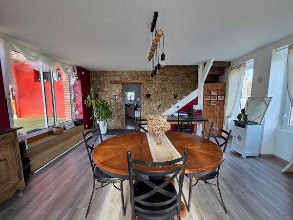 Maison de caractère entièrement rénovée en campagne au Poiré-sur-Vie