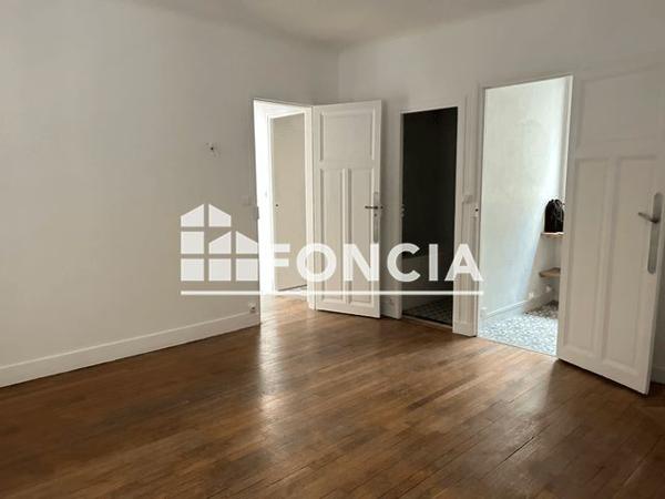 Location Appartement 2 pièces 44.42 m² - 12 RUE CALMELS Paris 75018