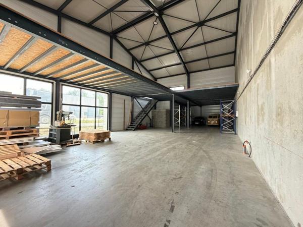 Location / Local Commercial à Charvonnex (74370)
