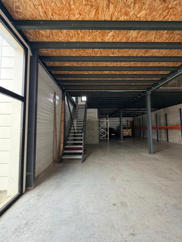 Location / Local Commercial à Charvonnex (74370)