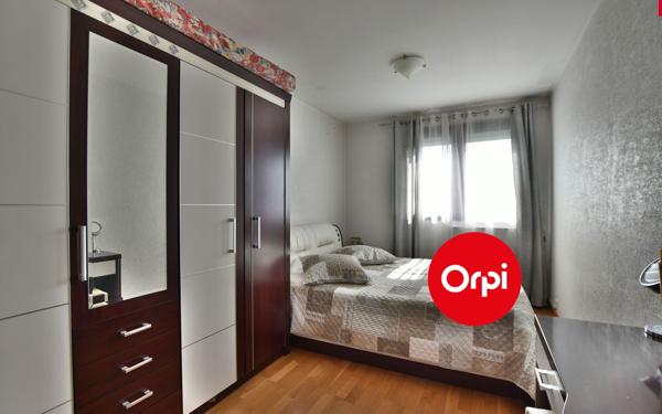 Appartement à vendre    5 pièces • 90,14 m2 Saint-Priest