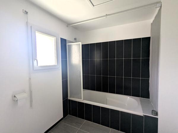 56130 NIVILLAC - Vue dégagée sur la campagne, maison récente de plain-pied- 3 chambres- normes PMR- garage