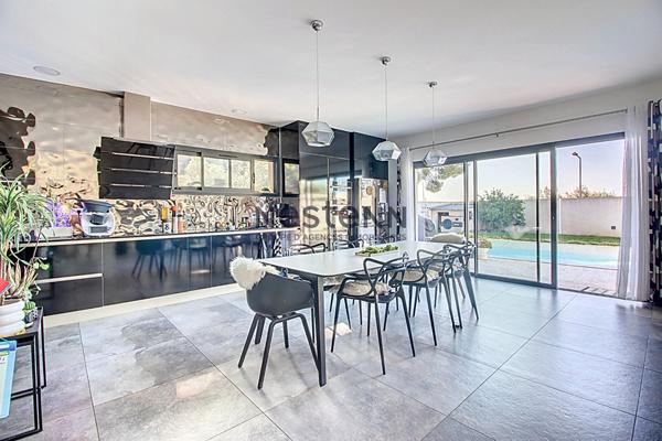 SOMPTUEUSE MAISON CONTEMPORAINE 140 M² T4/5 RECENTE DE 2017