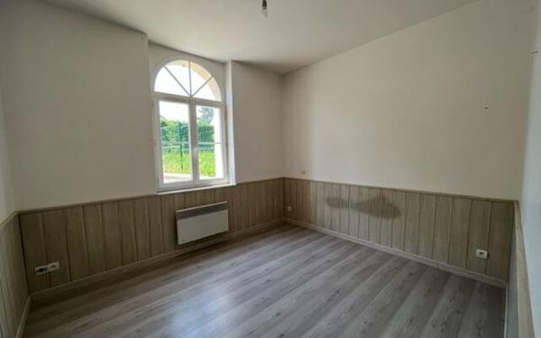 Appartement à louer    3 pièces •  Ressons-sur-Matz