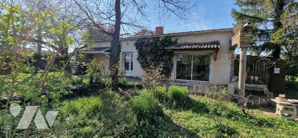 Maison à vendre à Sainte-Radegonde (79100) en Deux-Sèvres (79)

Cette maison de plain-pied, s...