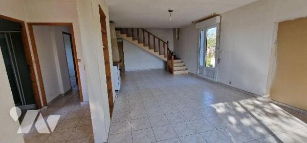 Maison à vendre à Sainte-Radegonde (79100) en Deux-Sèvres (79)

Cette maison de plain-pied, s...