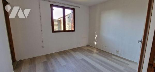 Maison à vendre à Sainte-Radegonde (79100) en Deux-Sèvres (79)

Cette maison de plain-pied, s...