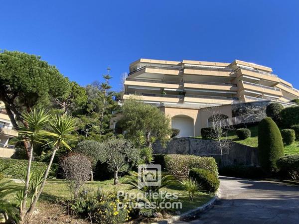 NICE MONT BORON Vue mer exceptionnelle, Appartement 3 pièces avec jardin