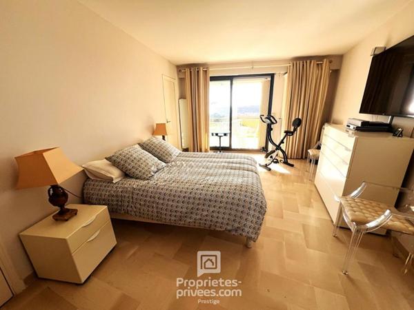 NICE MONT BORON Vue mer exceptionnelle, Appartement 3 pièces avec jardin