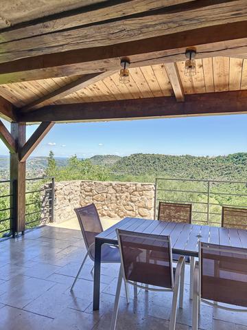 Sud Ardèche - Les Vans : Propriété avec Vue