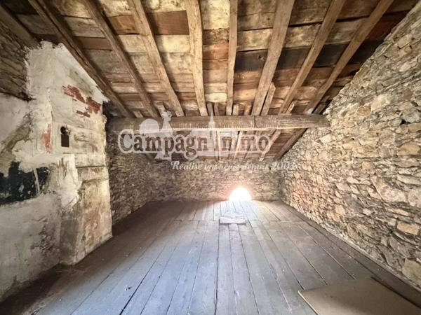 Appartement à rénover avec des combles