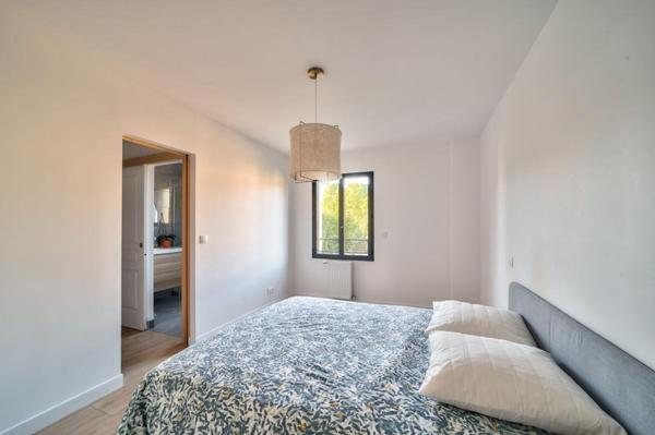 Maison FAMILIALE Clamart 6 pièce(s) 145 m2