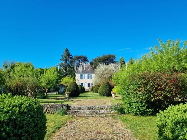 Château restauré avec ses gîtes à 2h30 de Paris entre Touraine et Sologne