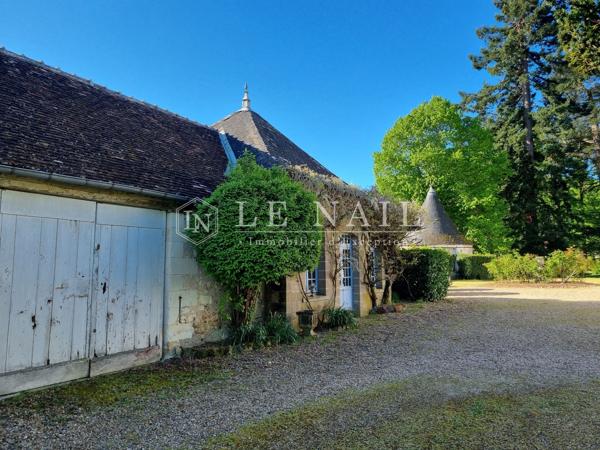 Château restauré avec ses gîtes à 2h30 de Paris entre Touraine et Sologne