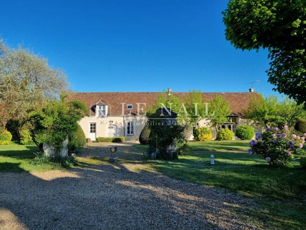 Château restauré avec ses gîtes à 2h30 de Paris entre Touraine et Sologne