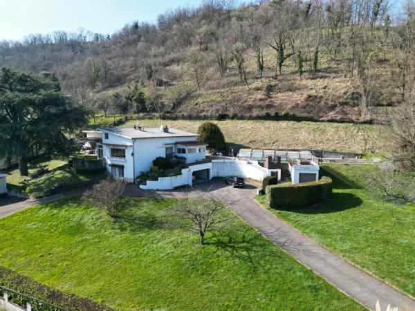 Maison 8 pièces - 257 m²