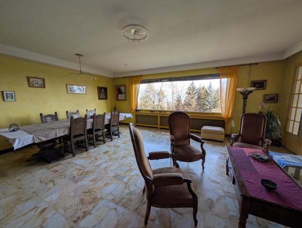 Maison 8 pièces - 257 m²