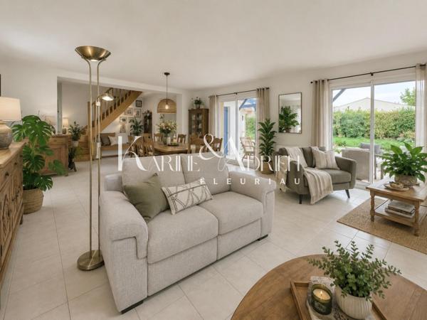 Villa avec vie de plain-pied, jardin et double garage