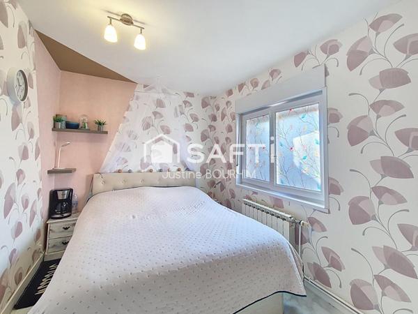 Plain pied individuel, 3 chambres, jardin, double garage....On pose ses meubles!