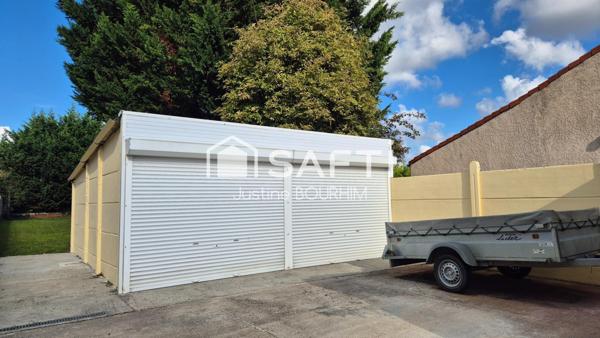 Plain pied individuel, 3 chambres, jardin, double garage....On pose ses meubles!