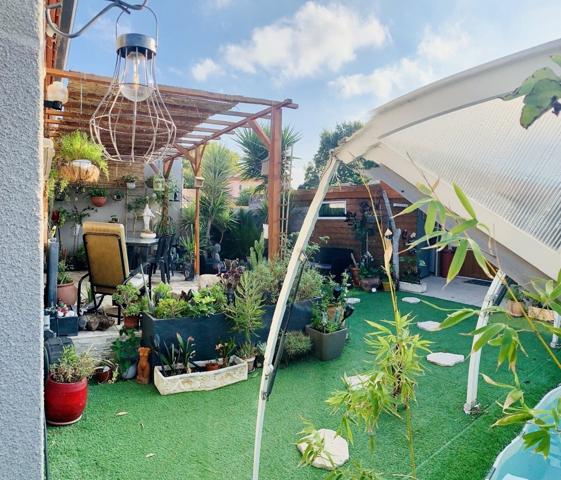 Villa T4 de plain-pied avec piscine et jardin