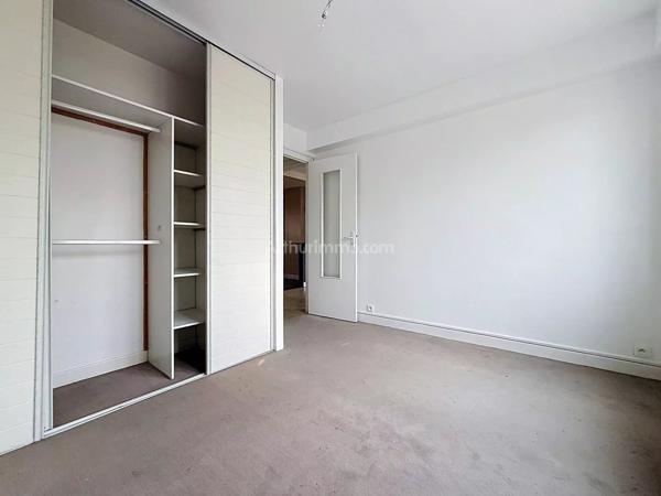 Location                                                      Appartement
                        
                     3 pièces                      58 m2                     à Reims