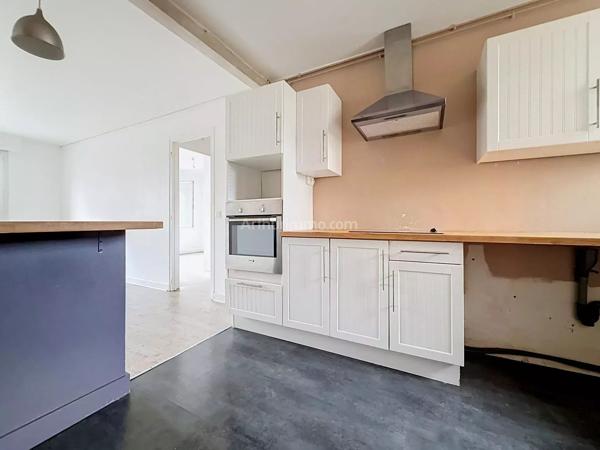 Location                                                      Appartement
                        
                     3 pièces                      58 m2                     à Reims