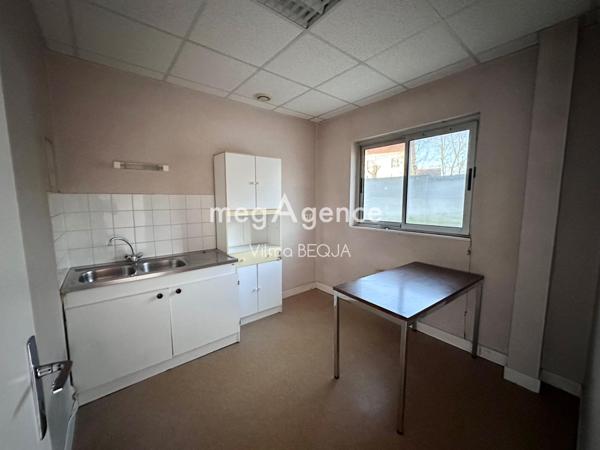 Local Commercial à SENS, 89100 - 20 pièces 468m²