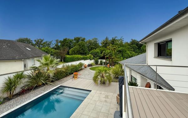 Maison à vendre    5 pièces • 202 m2 Lons