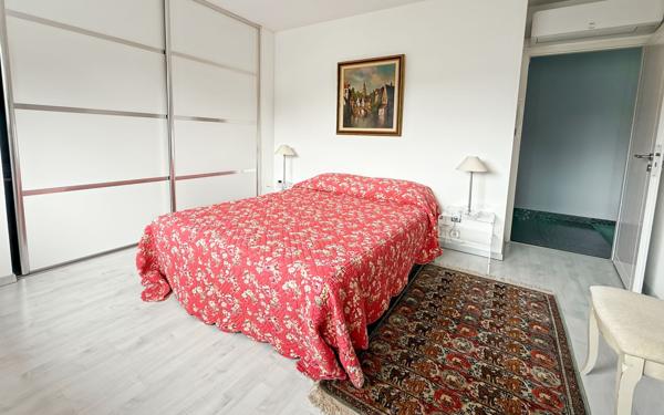 Maison à vendre    5 pièces • 202 m2 Lons