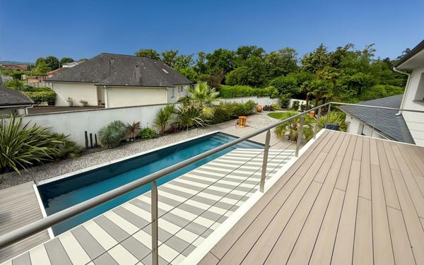 Maison à vendre    5 pièces • 202 m2 Lons