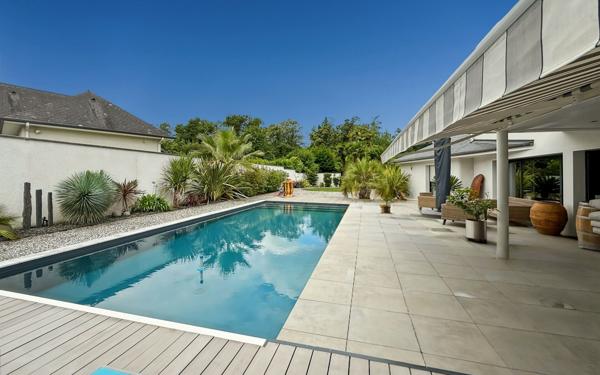 Maison à vendre    5 pièces • 202 m2 Lons