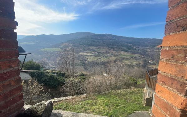 Maison à vendre    4 pièces •  La Valla-en-Gier