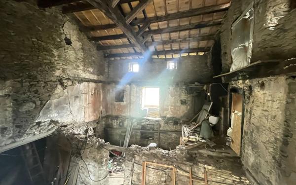 Maison à vendre    4 pièces •  La Valla-en-Gier