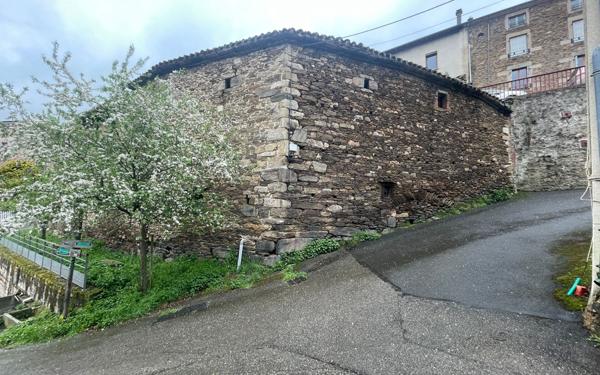 Maison à vendre    4 pièces •  La Valla-en-Gier