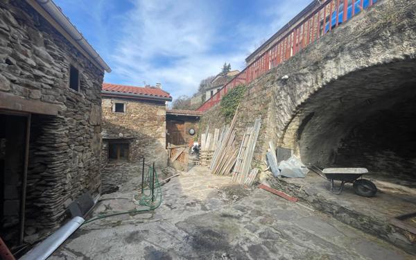 Maison à vendre    4 pièces •  La Valla-en-Gier