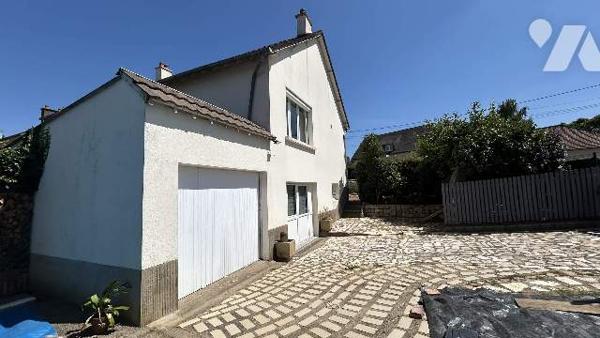 PAVILLON quasi plain pied proche commodités