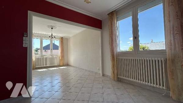 PAVILLON quasi plain pied proche commodités