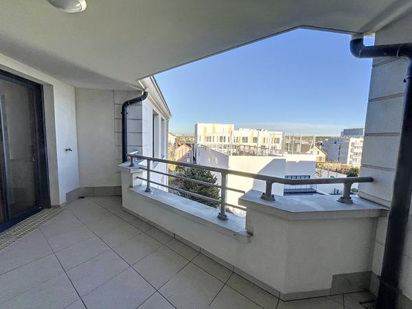 Le Perreux-sur-Marne (94170) T3 lumineux avec mezzanine, terrasse et parking – Copropriété récente et calme