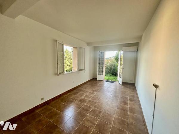 BAR SUR LOUP - REZ DE JARDIN DE 30M²