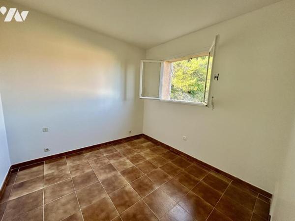 BAR SUR LOUP - REZ DE JARDIN DE 30M²