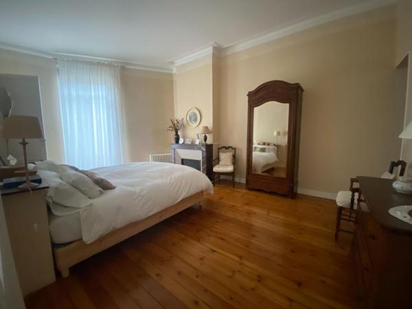 Maison Bordeaux 10 pièce(s) 370 m2