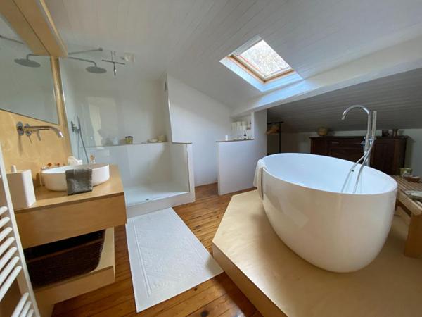 Maison Bordeaux 10 pièce(s) 370 m2