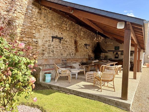 Maison en pierre de taille 399 000 €